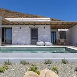 Βίλα Savel House